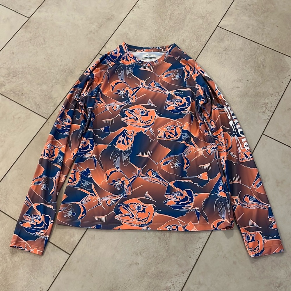 Womens COLUMBIA fishing shirt Size Medium